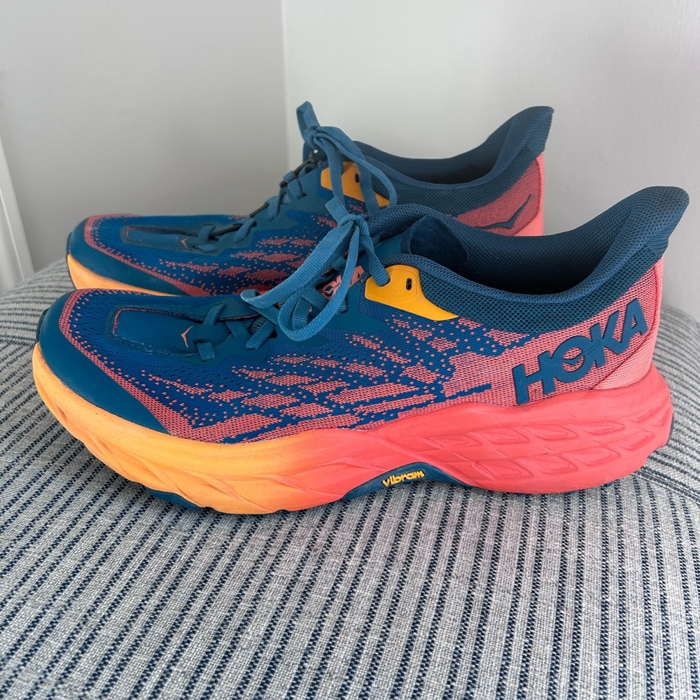 HOKA Womens Speedgoat 5 Trail Running Shoes